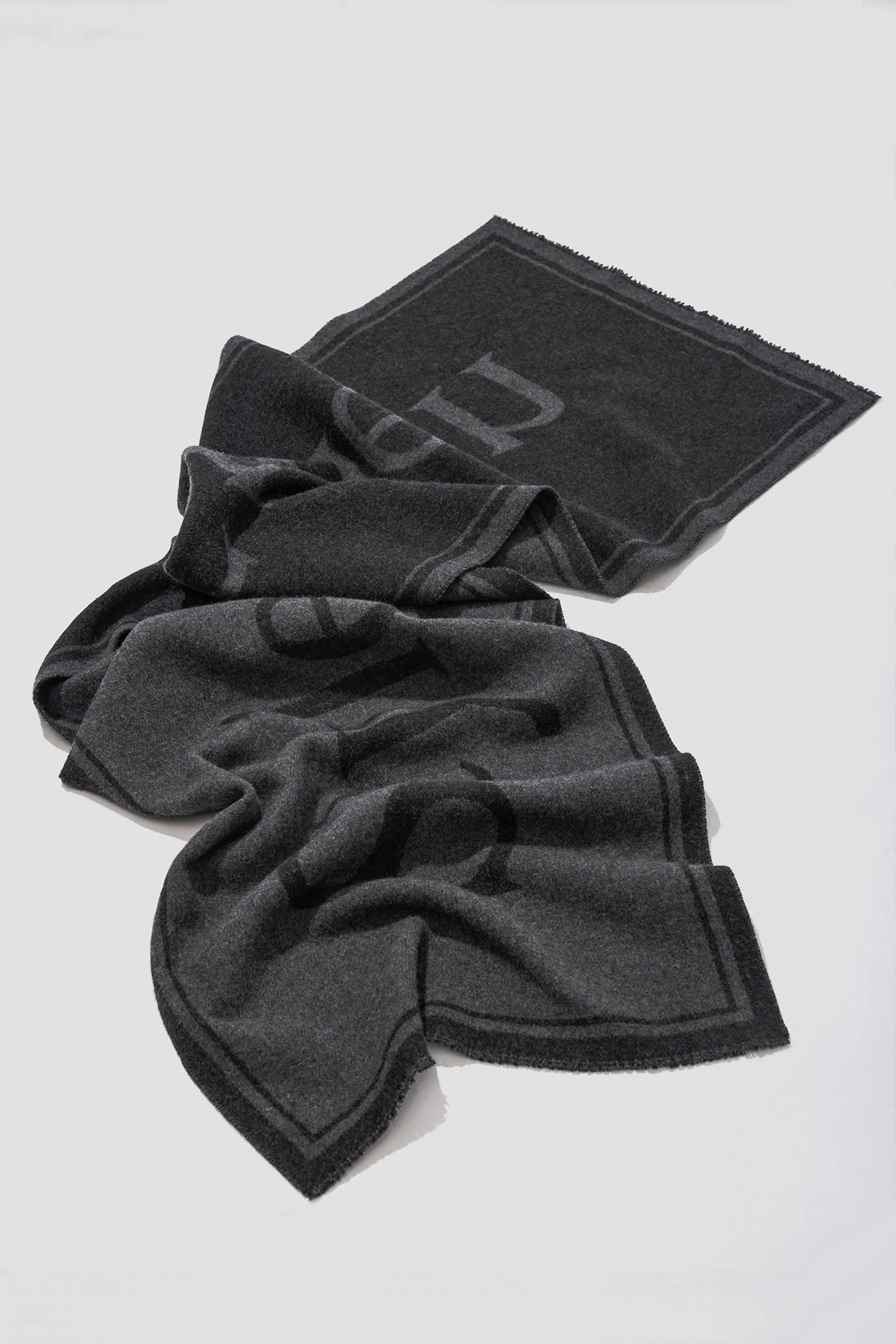 WIDE SIGNATURE SCARF - THALIA DARK GREY